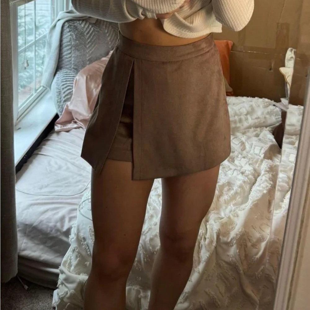 Altar’d state skort suede